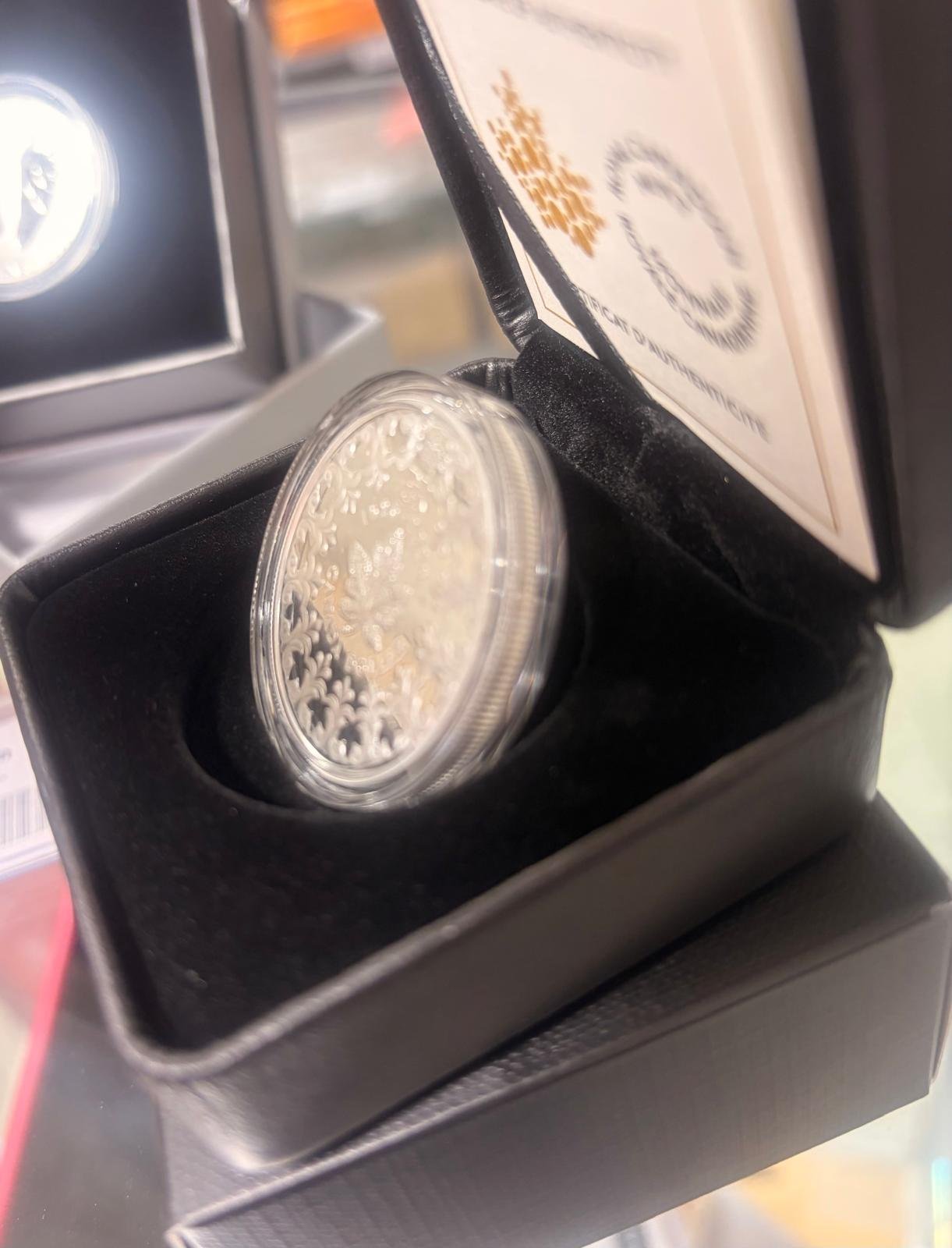 99.9% Silver-100th Ann of Queen Elizabeth II (2026) - Image 4